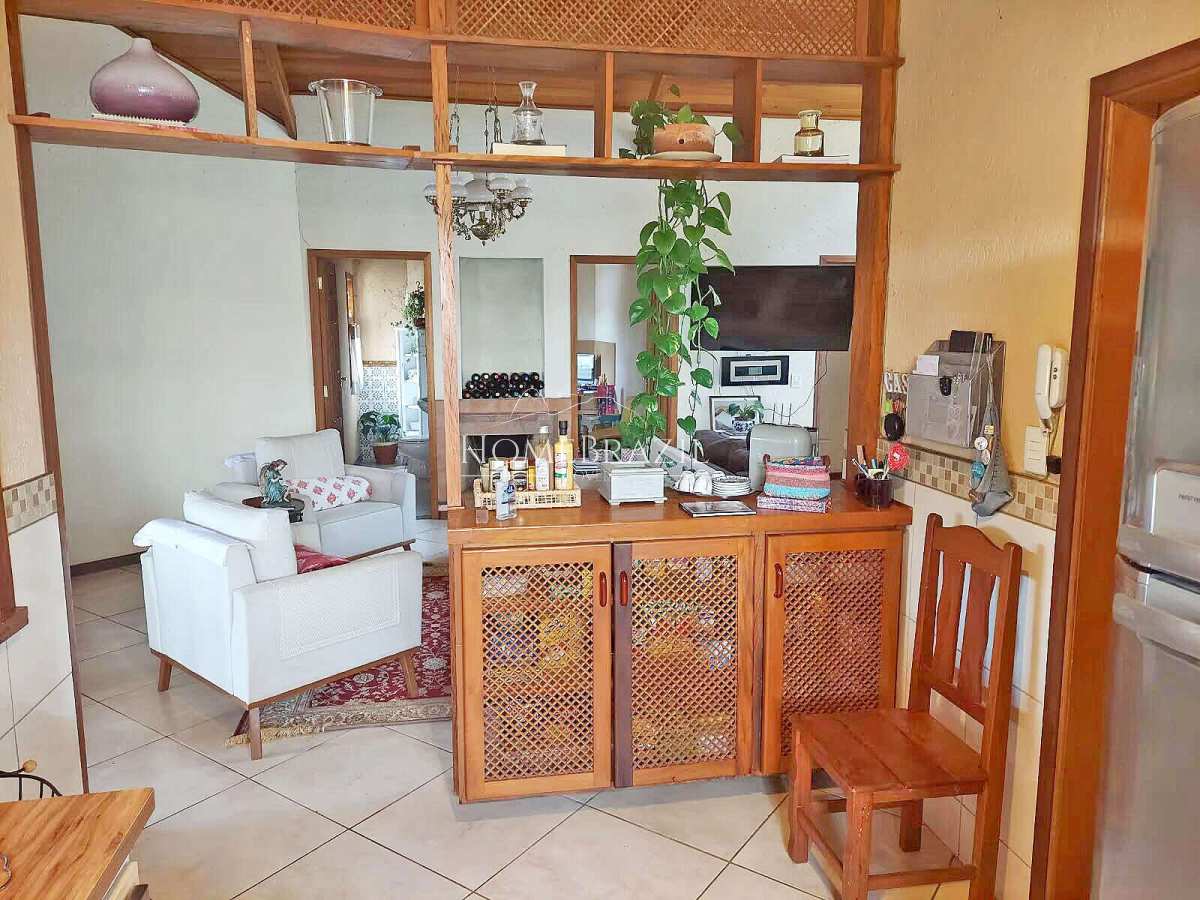 Casa à venda com 3 quartos - ,Santo Antônio do Pinhal