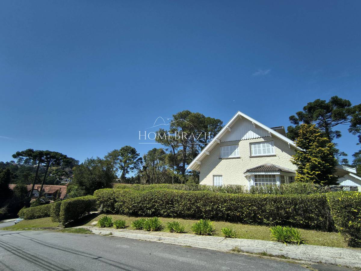  - Casa à Venda em Campos do Jordão – A 500 Metros do Capivari