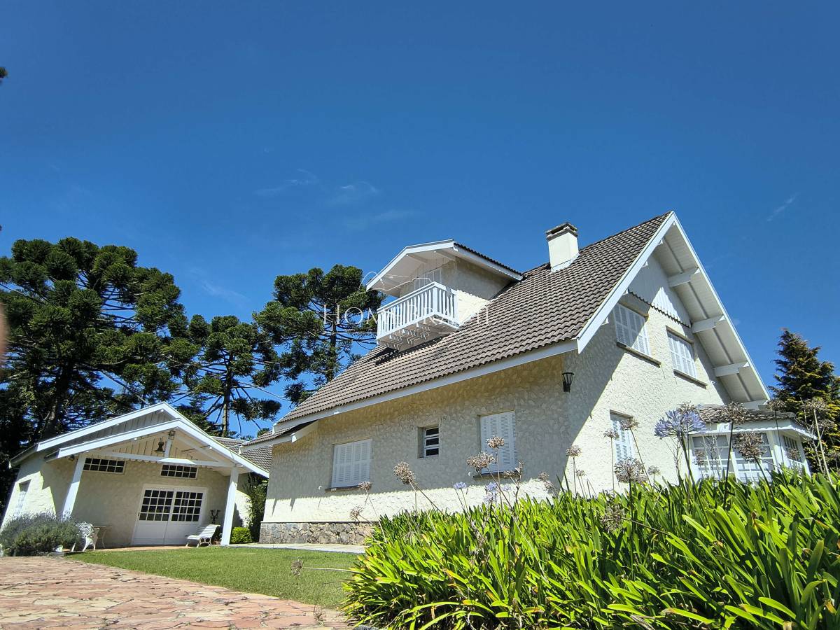 Casa à Venda em Campos do Jordão – A 500 Metros do Capivari - Home Brazil Imóveis